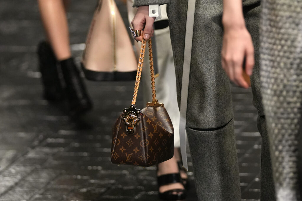 trendy podzim-zima 2023/2024: módní kabelky