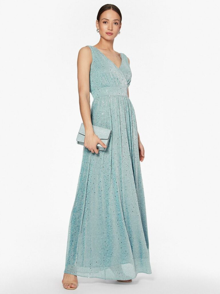 modré vzdušné maxi šaty ideální na svatbu pro 50-ti letou dámu