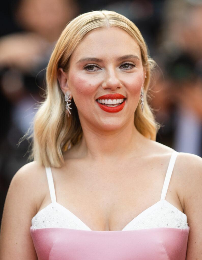 Žena s jarní krásou: Scarlett Johansson