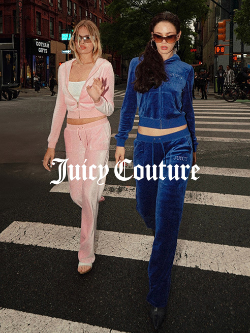 Značka Juicy Couture se proslavila svými velurovými teplákovými soupravami.
